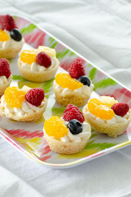Mini Fruit Cookie Tarts | realmomkitchen.com