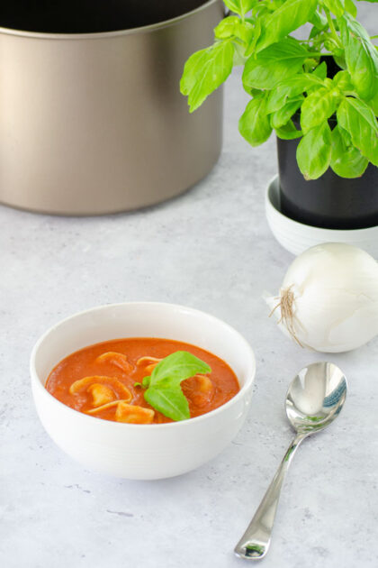 Healthy Tomato Tortellini Soup | realmomkitchen.com