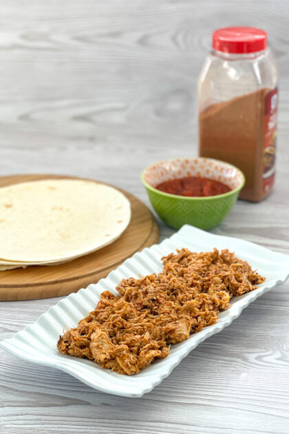 Healthy Salsa Shredded Chicken | realmomkitchen.com