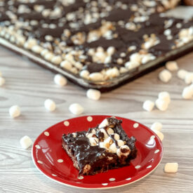 Homemade Mississippi Mud Bars | realmomkitchen.com