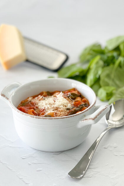Easy Tomato Florentine Soup | realmomkitchen.com