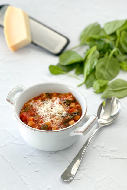 Easy Tomato Florentine Soup | realmomkitchen.com