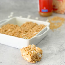 Peanut Butter Rice Krispie Treats | realmomkitchen.com
