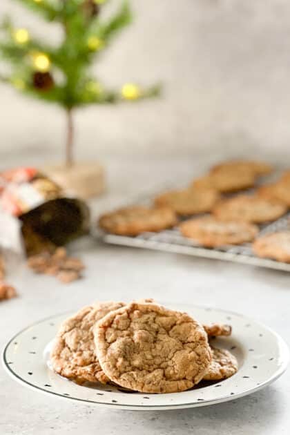 Cookies with toffee bits and cashews