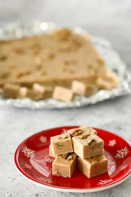 Maple Walnut Fudge | realmomkitchen.com