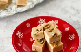 Maple Walnut Fudge | realmomkitchen.com