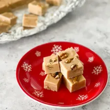 Maple Walnut Fudge | realmomkitchen.com
