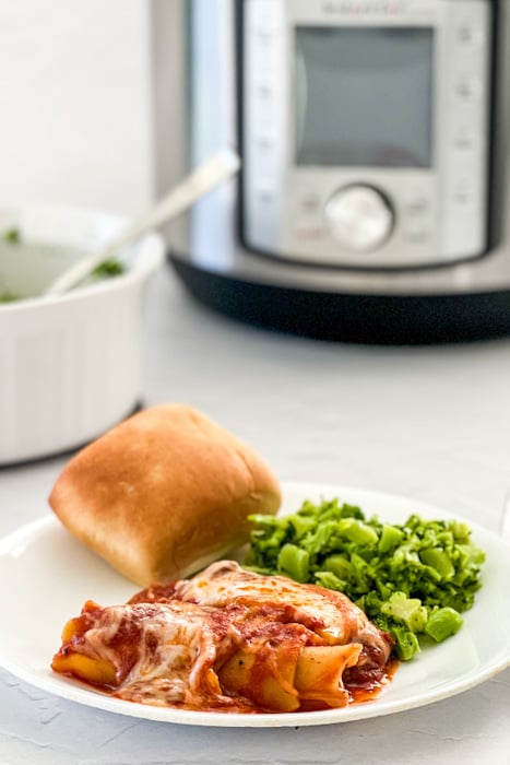 Light Instant Pot Lasagna | realmomkitchen.com