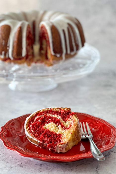 Red Velvet Marble Bundt Cake | realmomkitchen.ccom