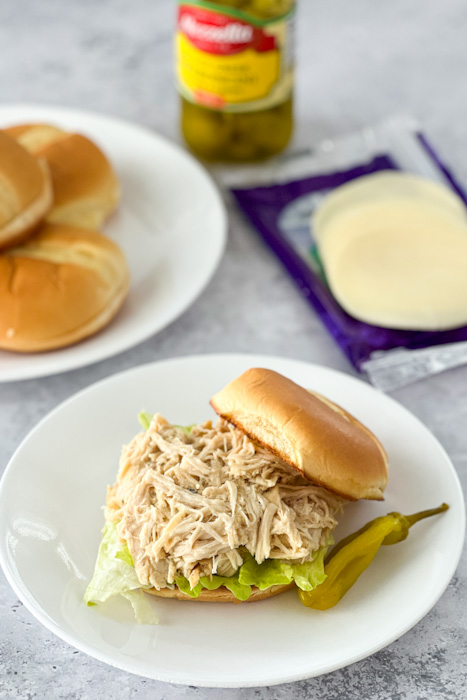 Instant Pot Mississippi Chicken Sandwiches | realmomkitchen.com