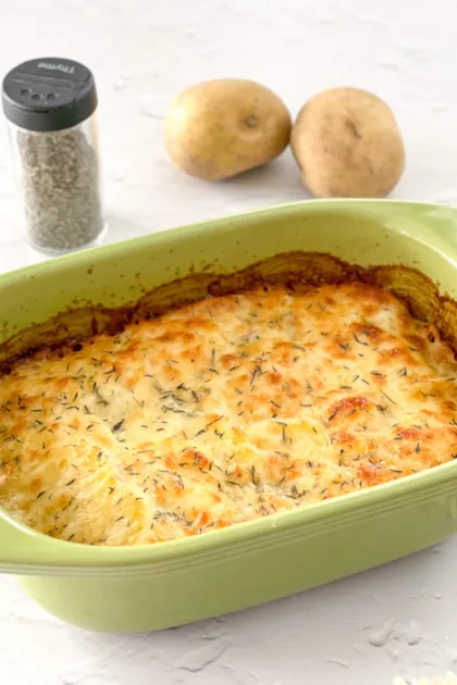 Easy Potatoes Au Gratin | realmomkitchen.com