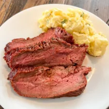 Easy Smoked Tri-Tip sliced up