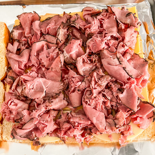 Roast beef on Hawaiian rolls
