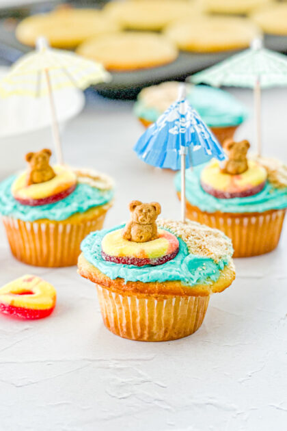 easy and cute beach themed cupcakes