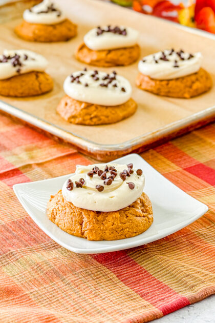 Copycat Crumbl pumpkin cake cookie