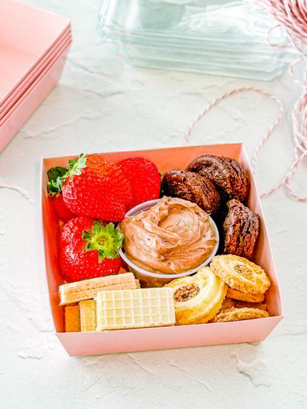 how to make a personal dessert charcuterie box