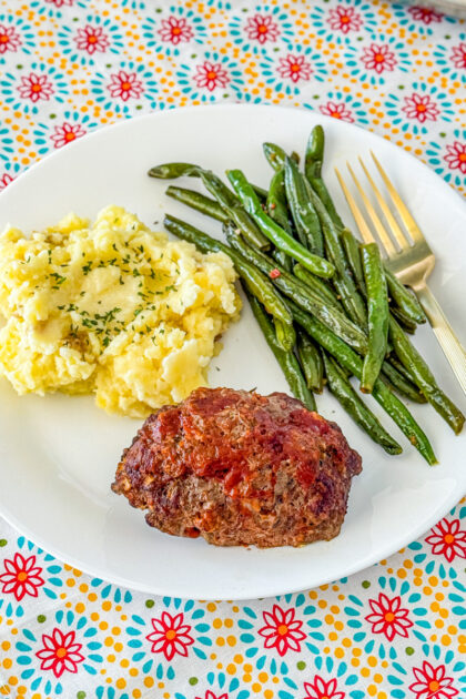 sheet pan mini meatloaf meal