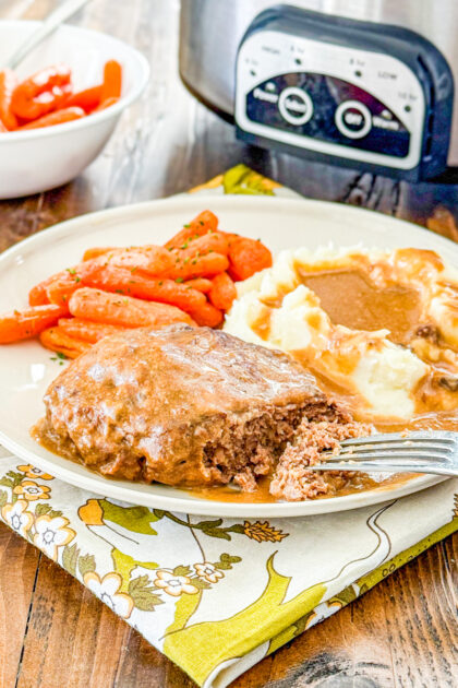 slow cooker hamburger steaks and gravy