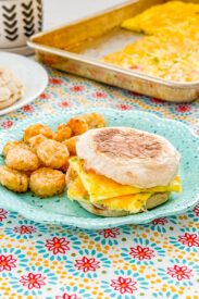 sheet pan breakfasst egg sandwiches