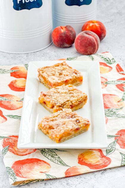 peach crumble bars
