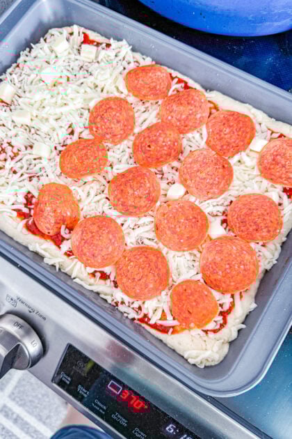 best detroit style pizza pan