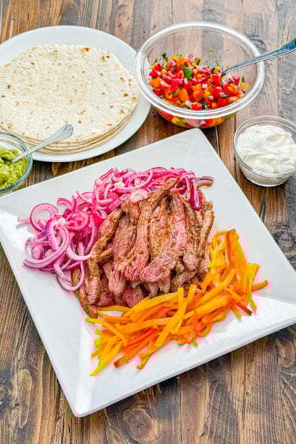 sheet pan steak fajitas