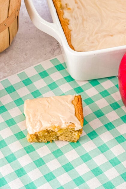 glazed apple maple blondies