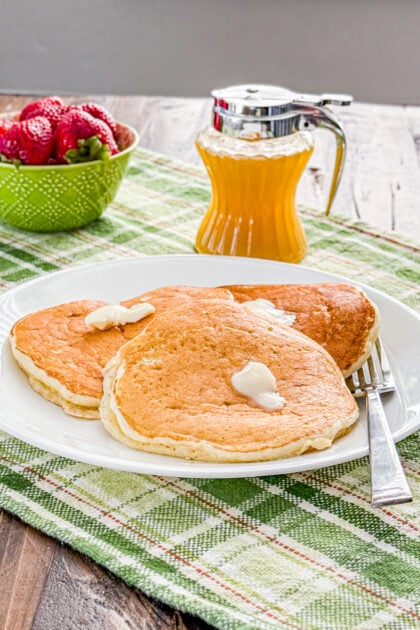 pancakes and sour cream