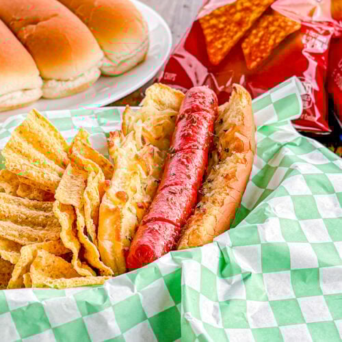hot dog on garlic bread buns