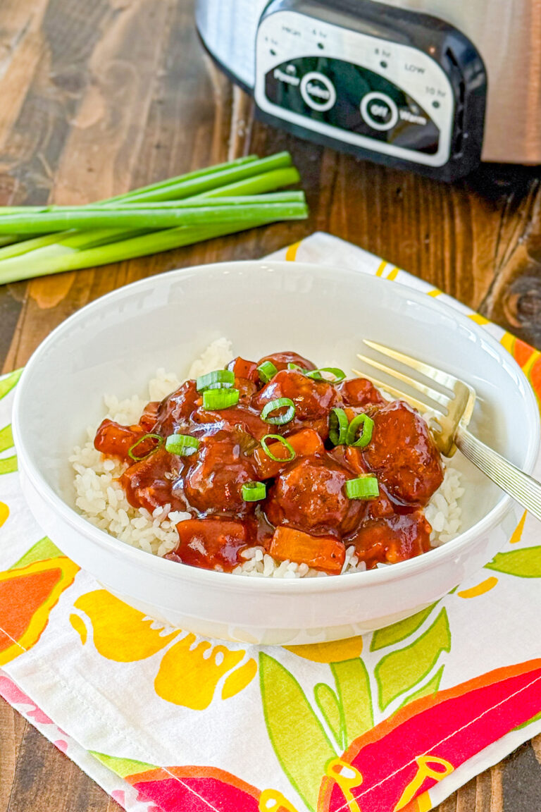 Slow cooker Hawaiian meatballs with pineapple in sweet barbecue sauce