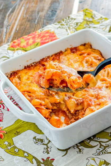 Cheesy cheeseburger pasta bake with ground beef, pasta, tomato soup, and melted cheese